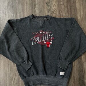 LOGO 7 Vintage Dark Gray Chicago Bulls Sweatshirt